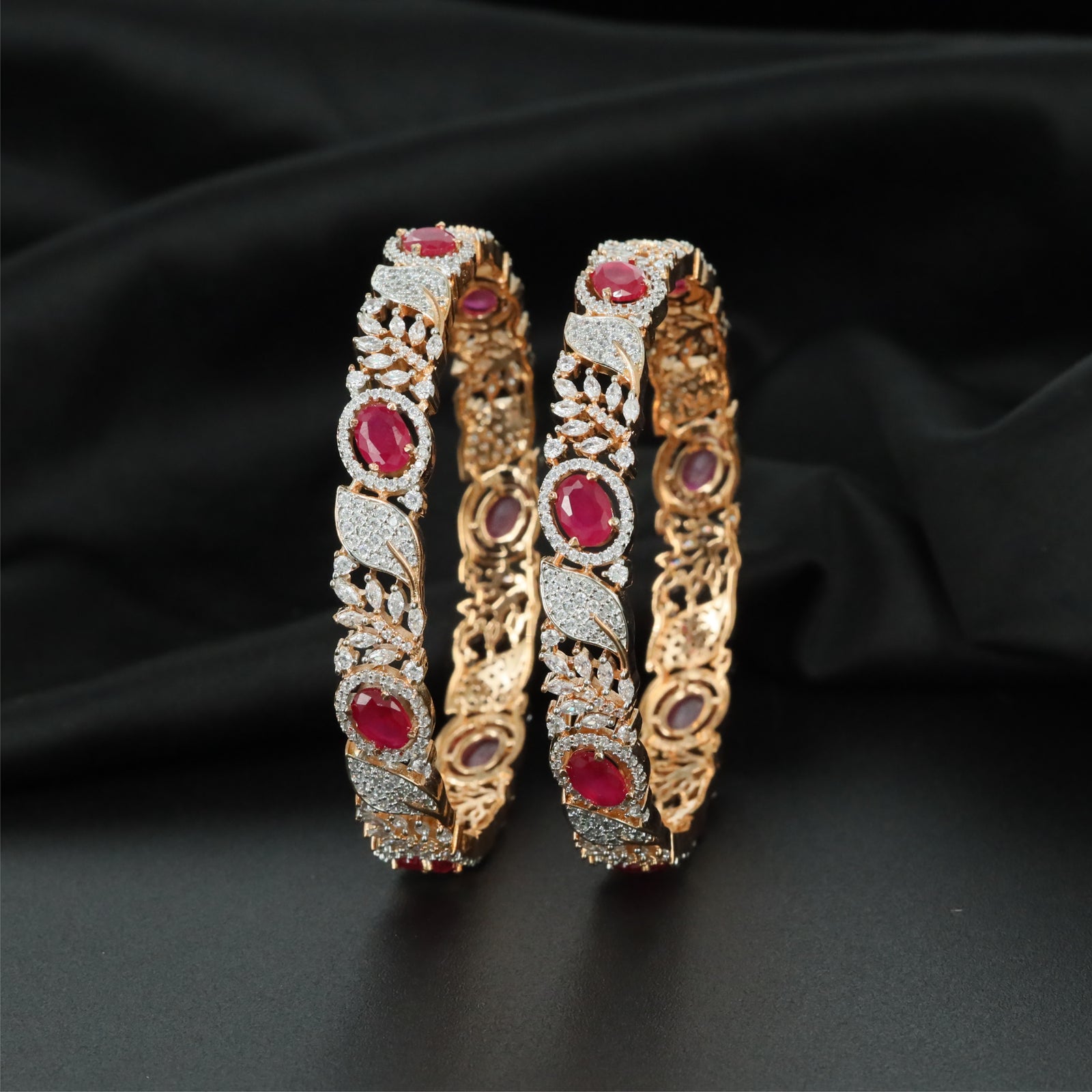 Floral Scroll Gj Bangles with Continuous Botanical Formation