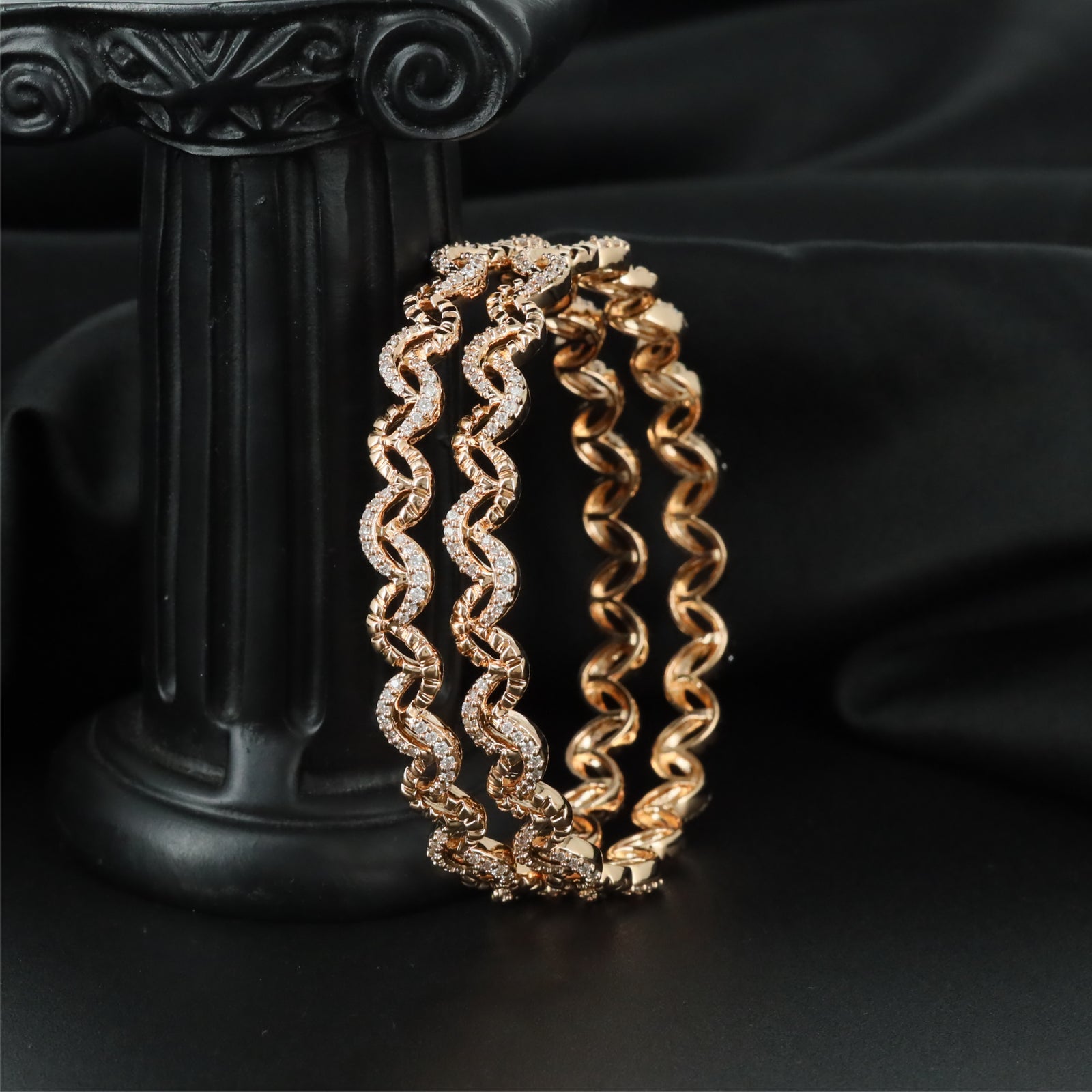 Crossover Link Gj Bangles with Detailed Surface Pattern
