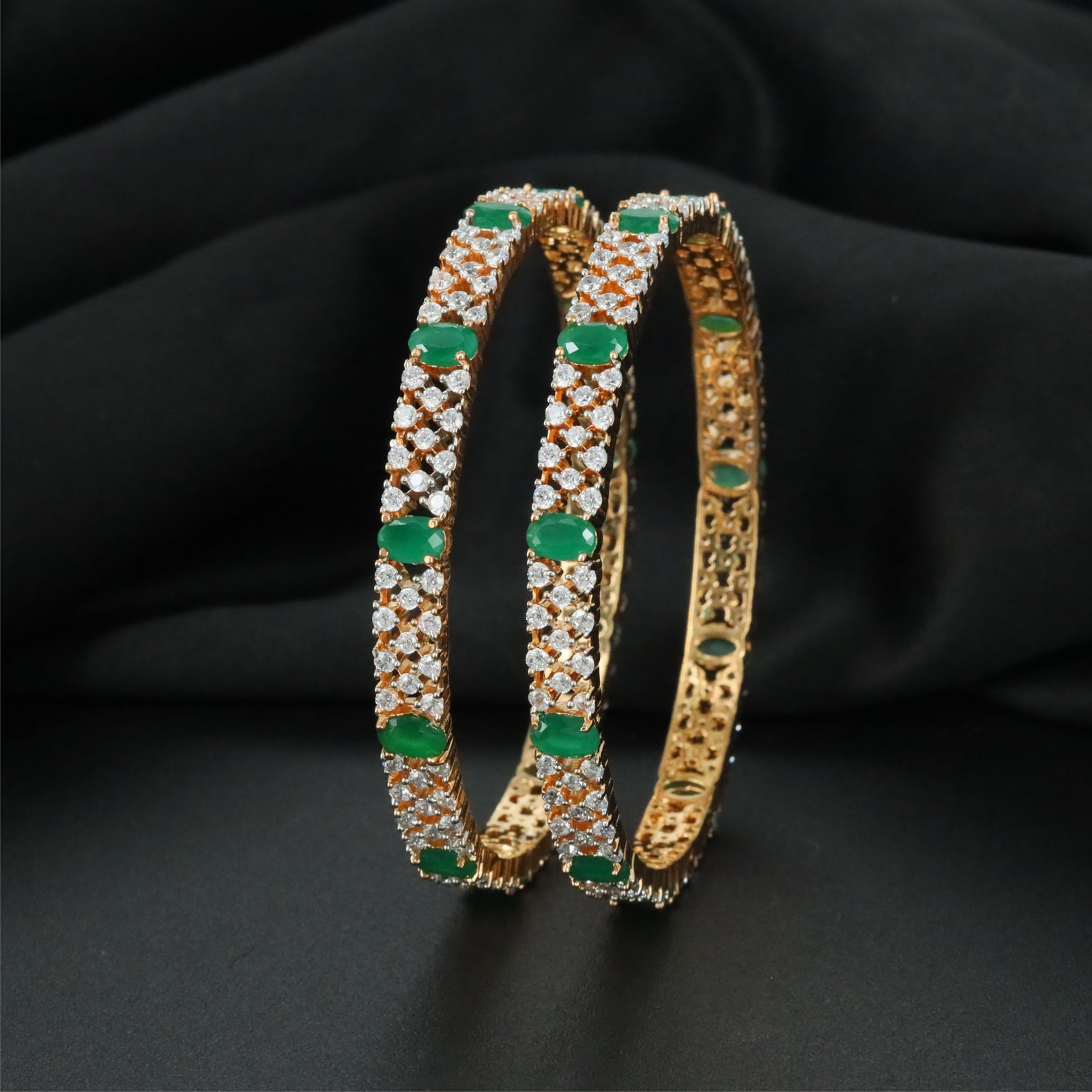 Architectural Gj Bangles with Continuous Linked Formation
