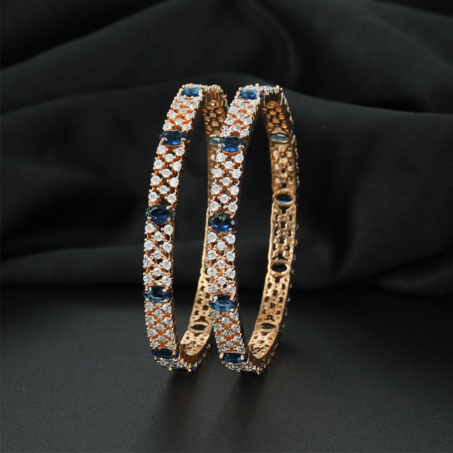 Linked Panel Gj Bangles with Continuous Centre Highlights
