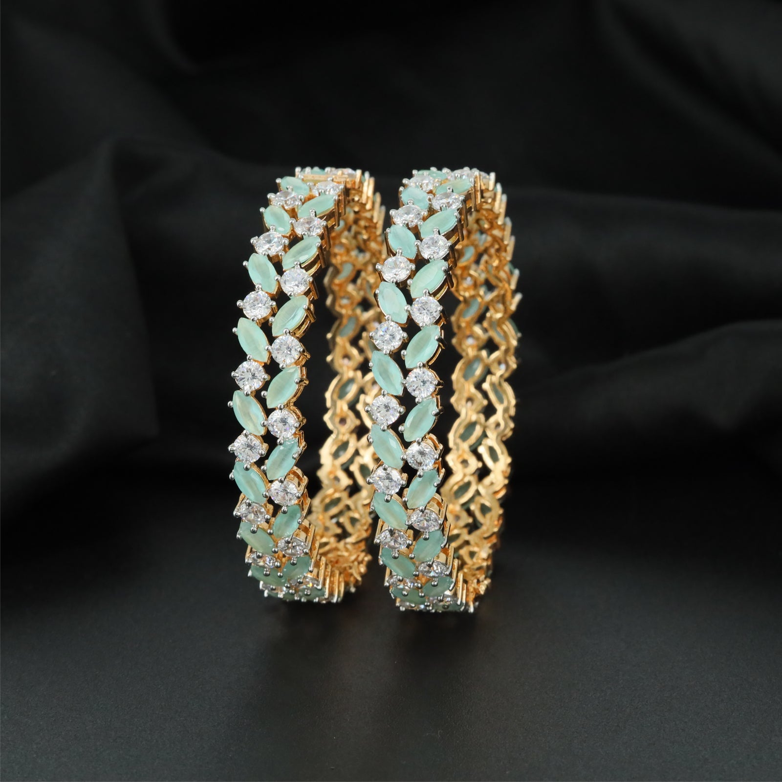 Contemporary Cluster Gj Bangles with Structured Border Styling