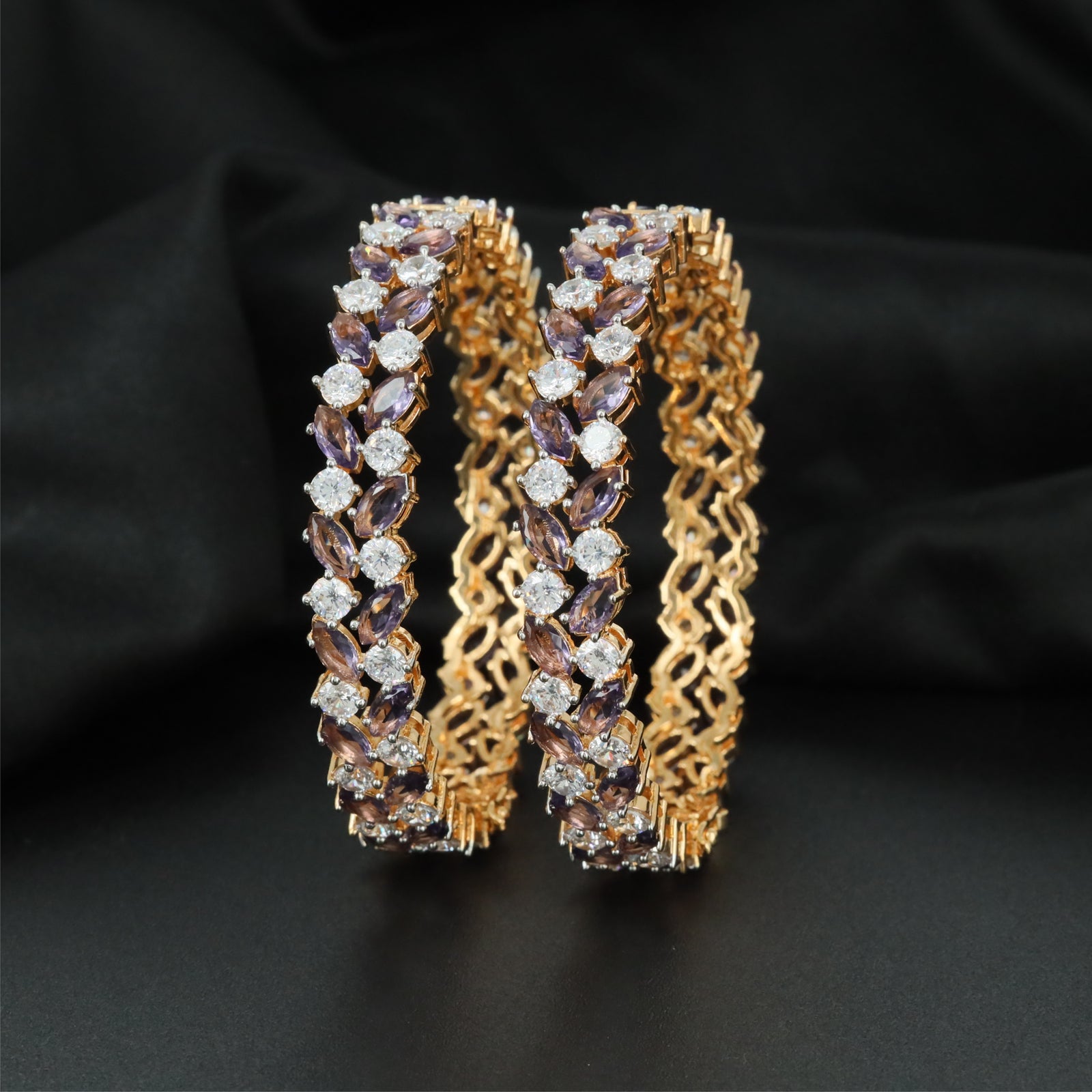 Classic Link Gj Bangles with Raised Border Construction