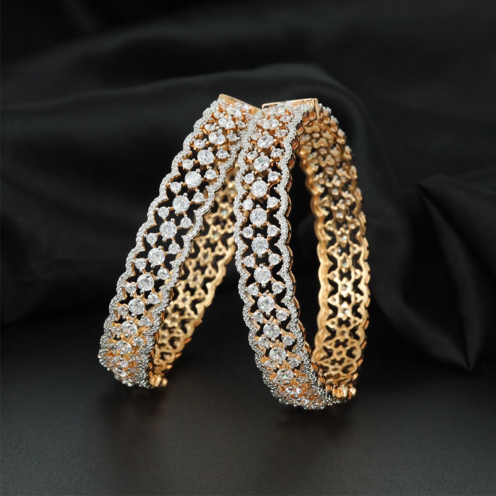 Grandeur Lattice Gj Bangles with Sculpted Open Framework