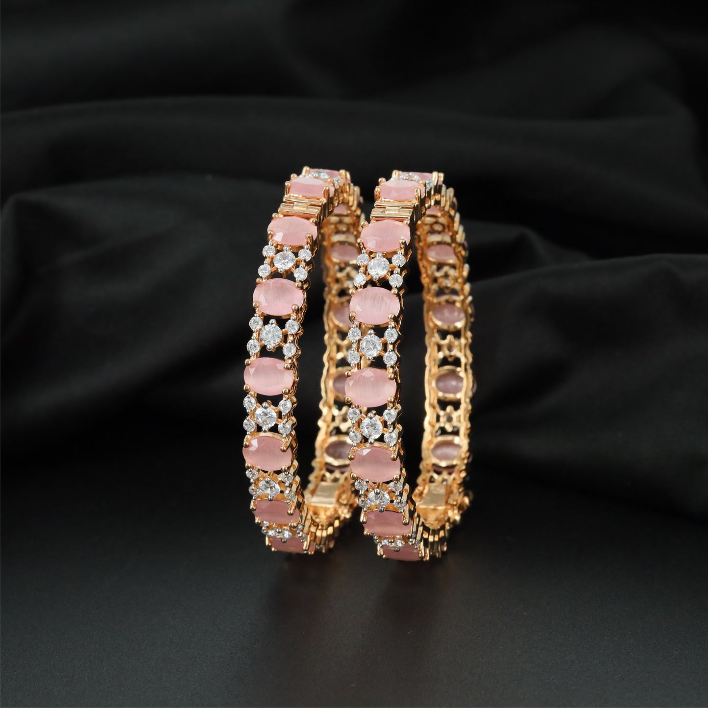 Grand Floral Network Gj Bangles with Continuous Open Construction
