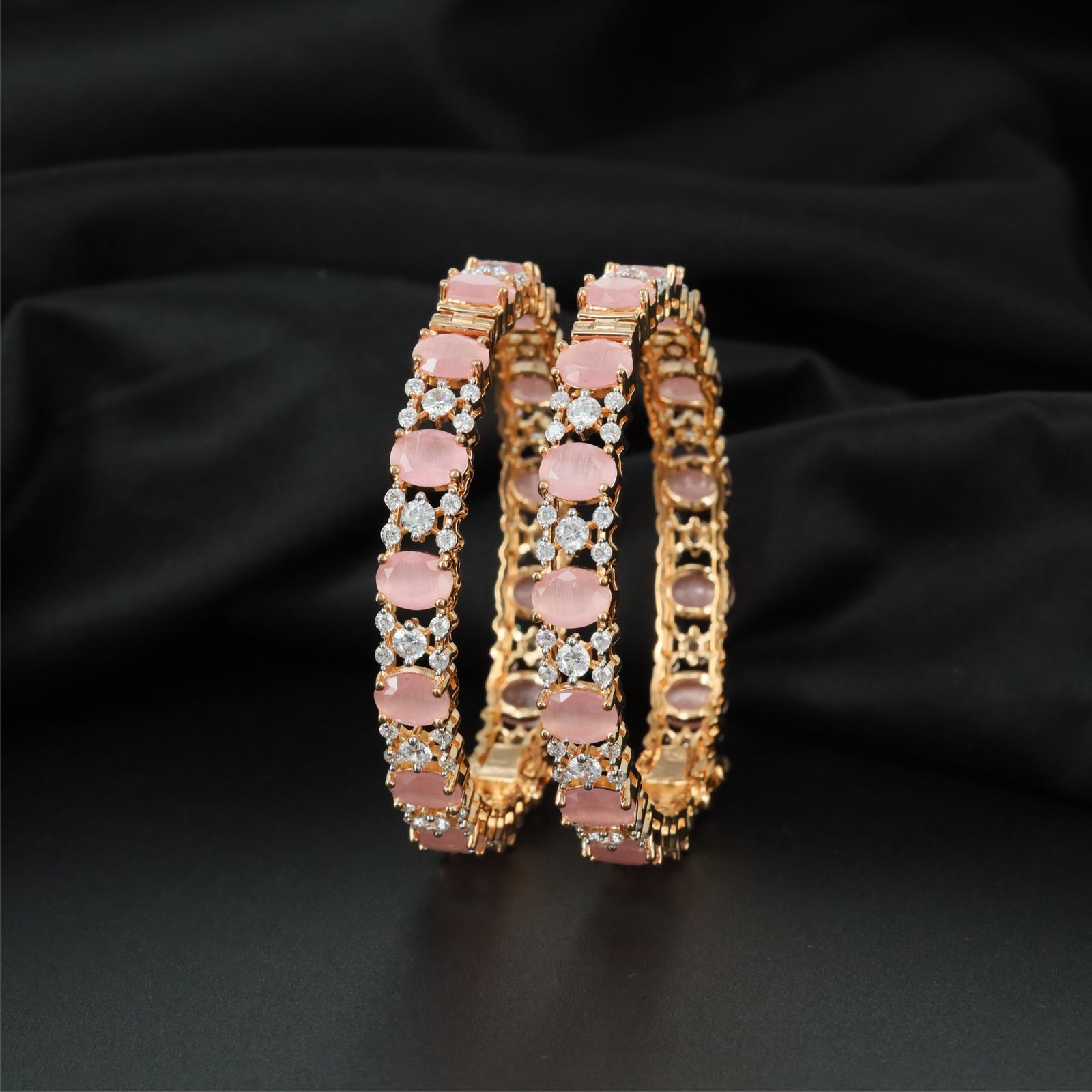 Grand Floral Network Gj Bangles with Continuous Open Construction