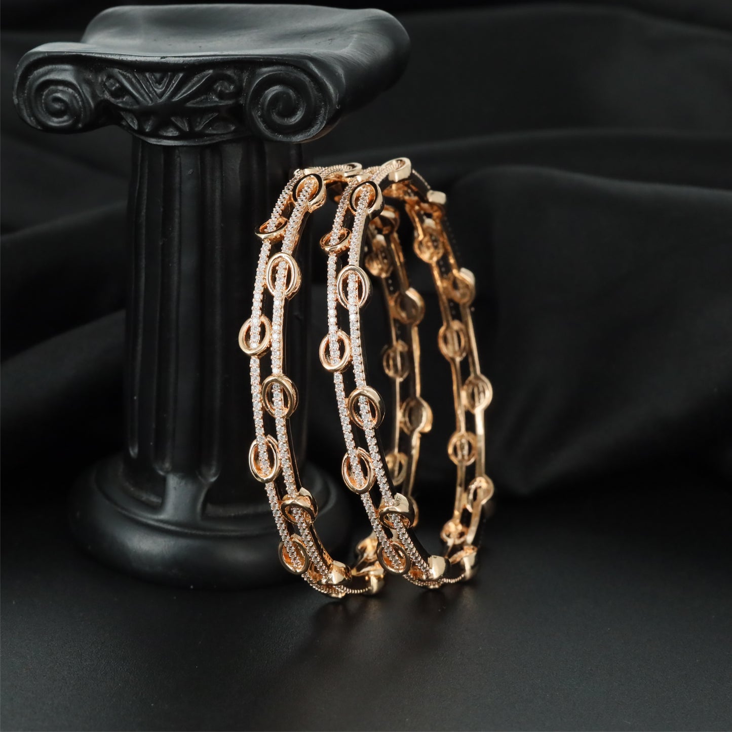Chain Loop Gold Polish Bangles with Open Oval Link Design