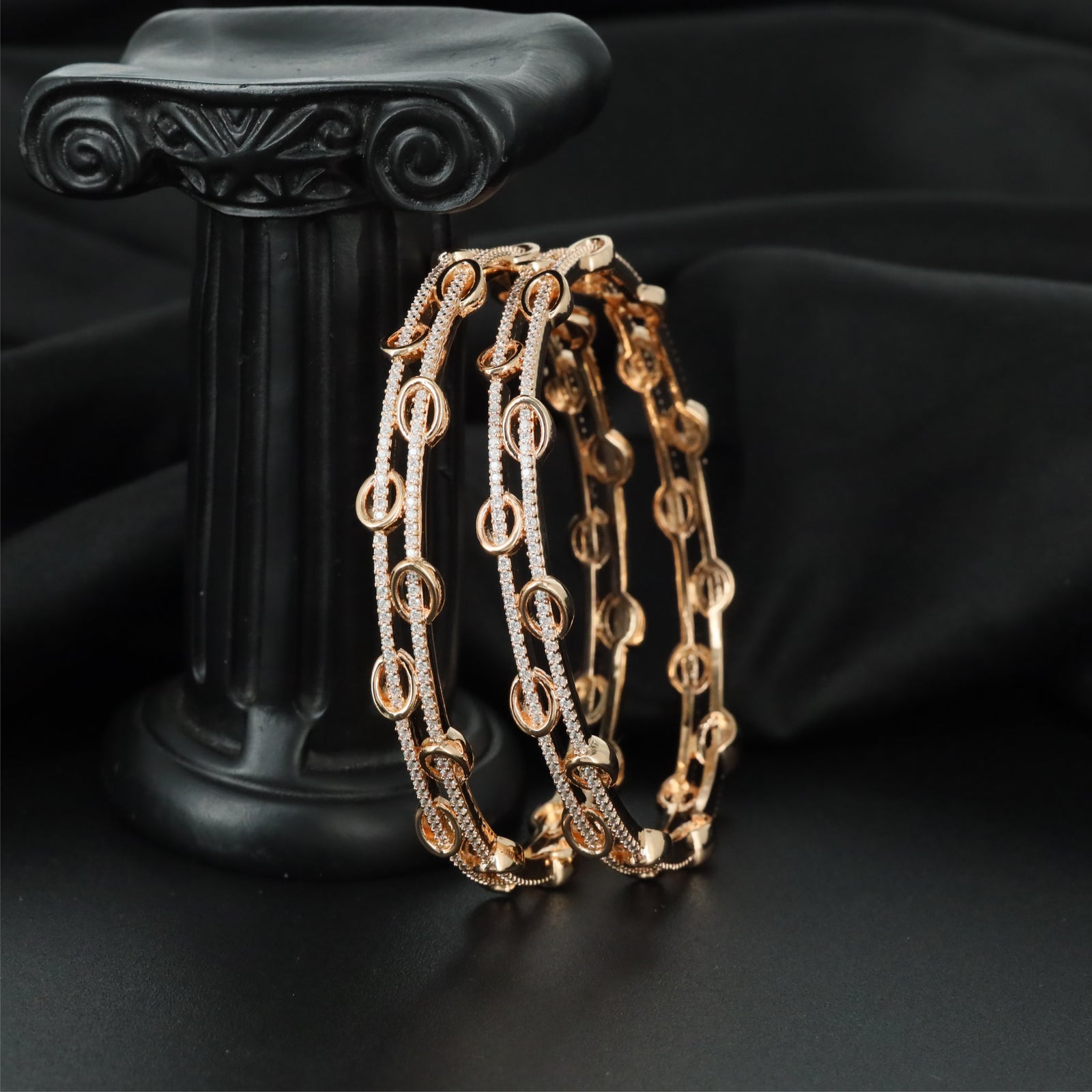 Chain Loop Gold Polish Bangles with Open Oval Link Design