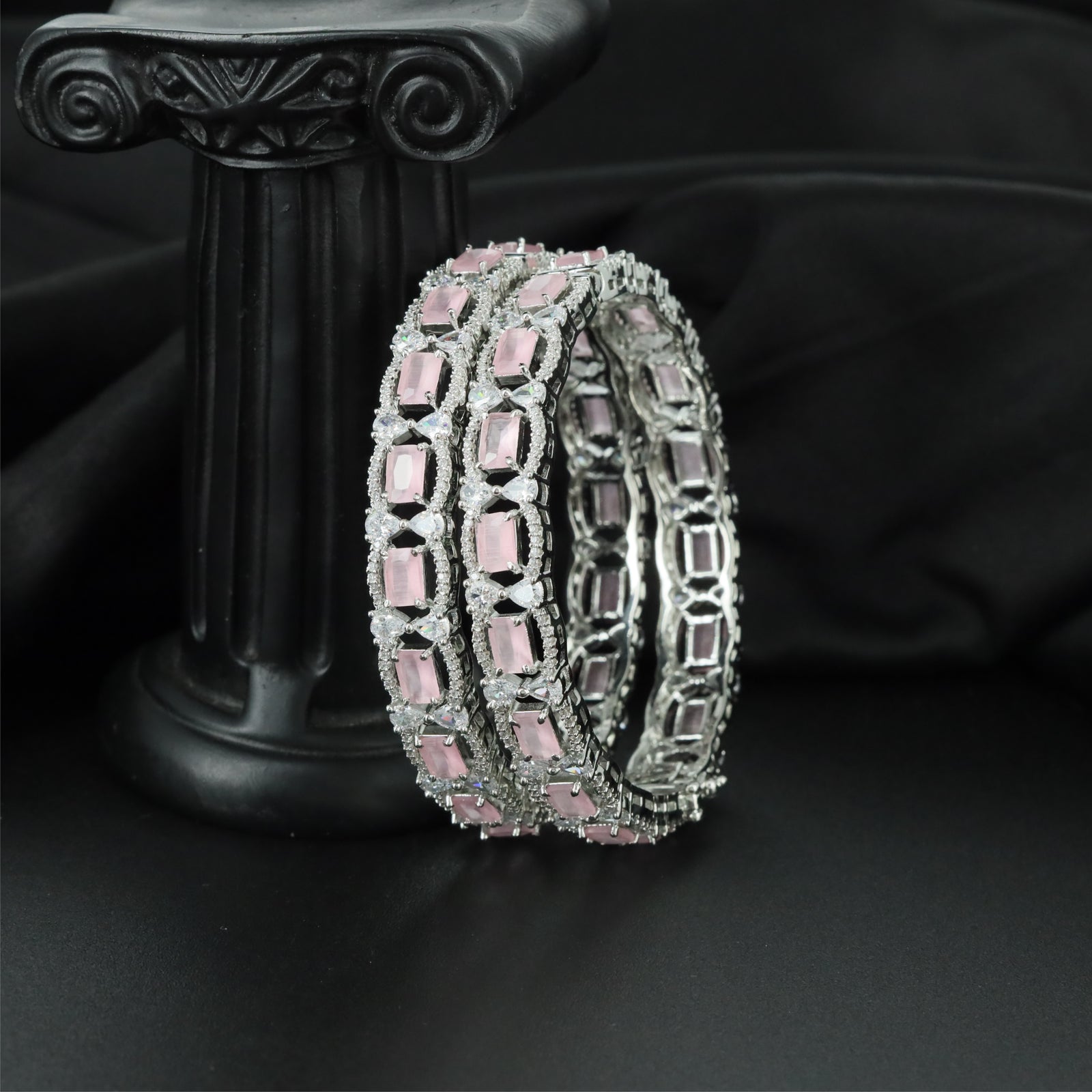 Interlock Oval Rhodium Bangles with Detailed Framework Layout