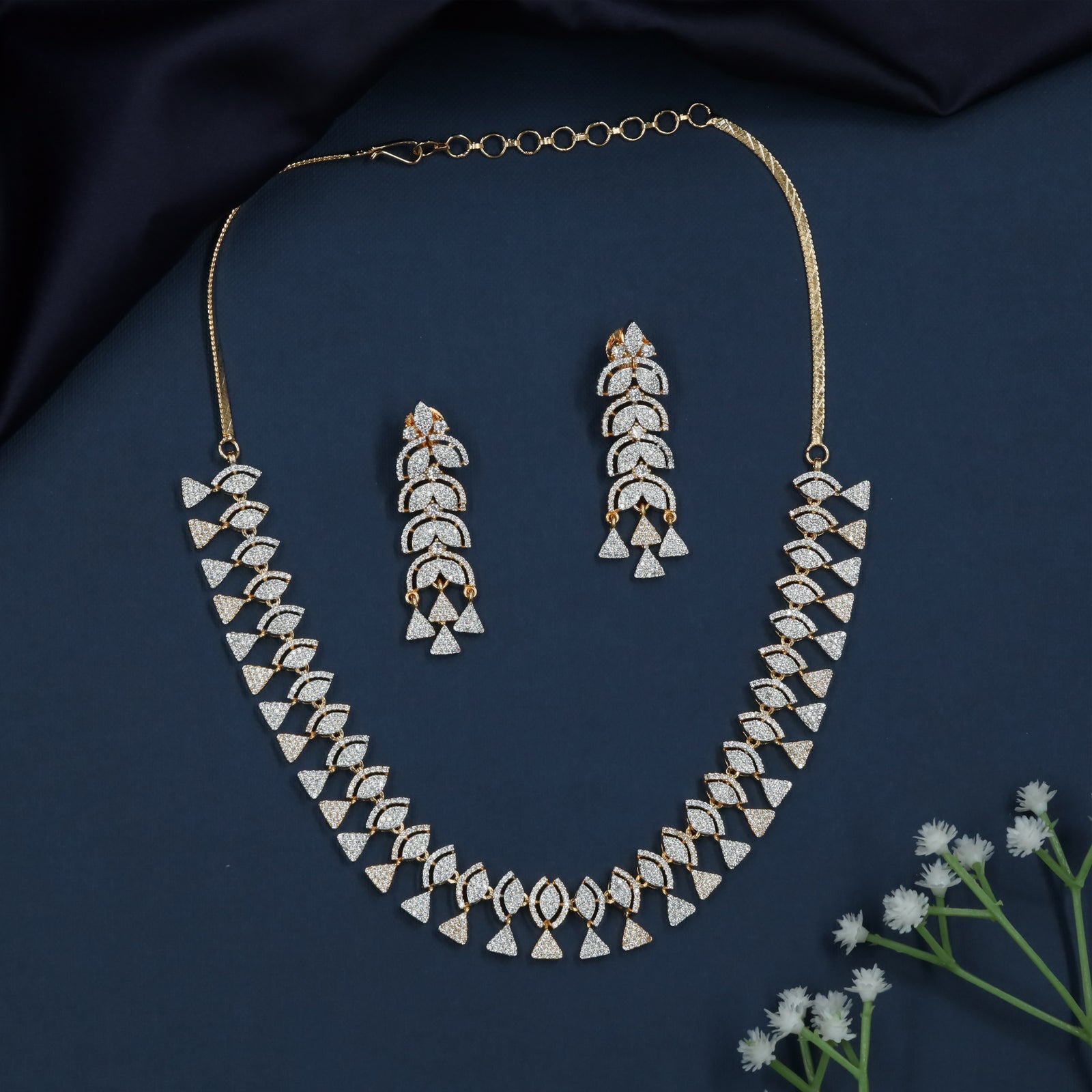 Luxury Leaf Pattern Bridal Necklace Set