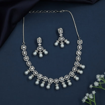 Glamorous Pearl Drop Wedding Necklace