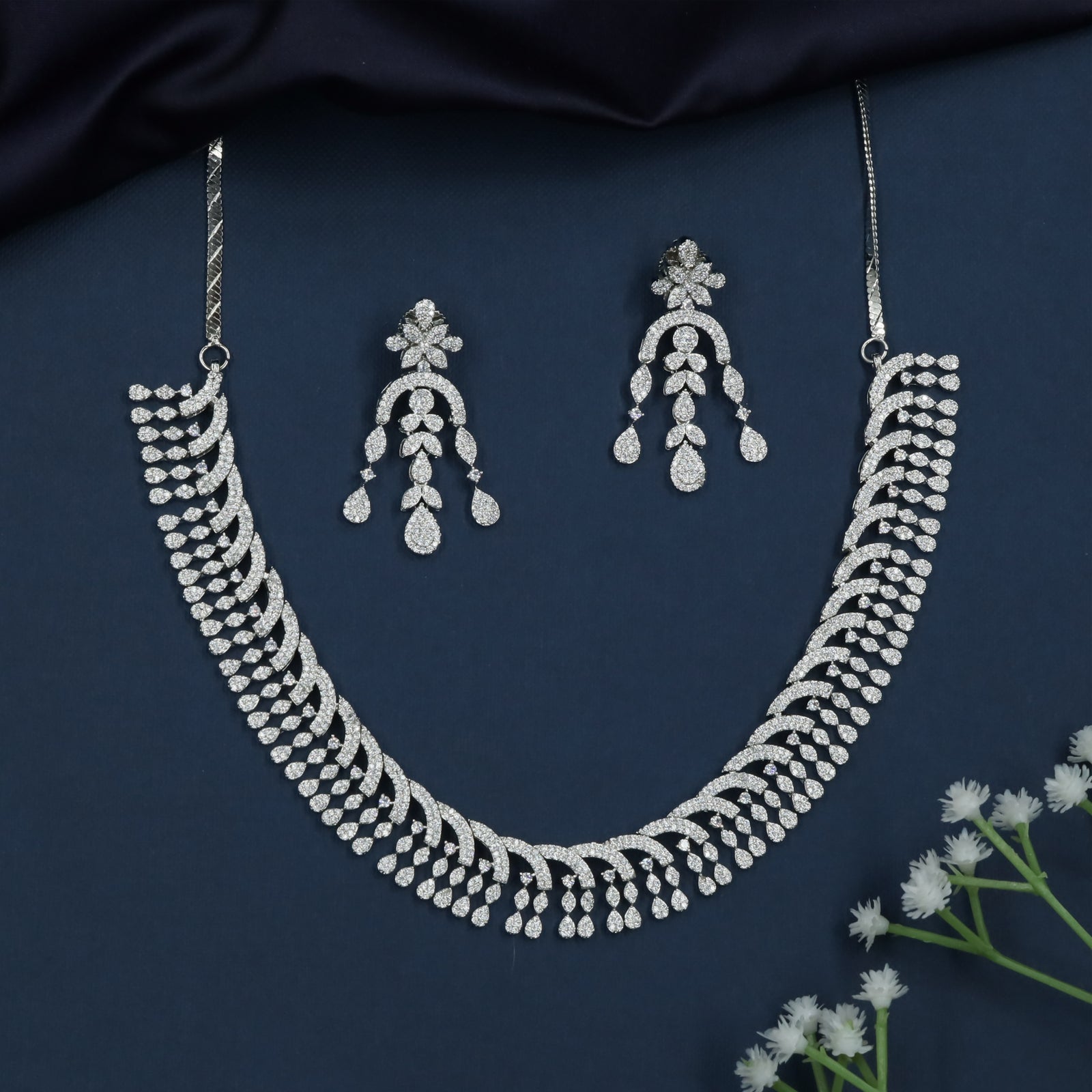 Luxury Fishbone Leaf Pattern Bridal Necklace