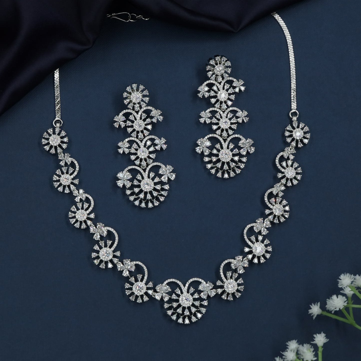 Luxury Floral Wheel Pattern Bridal Necklace for Women
