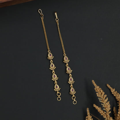 Traditional Hook Mati with Repeating Hanging Frames