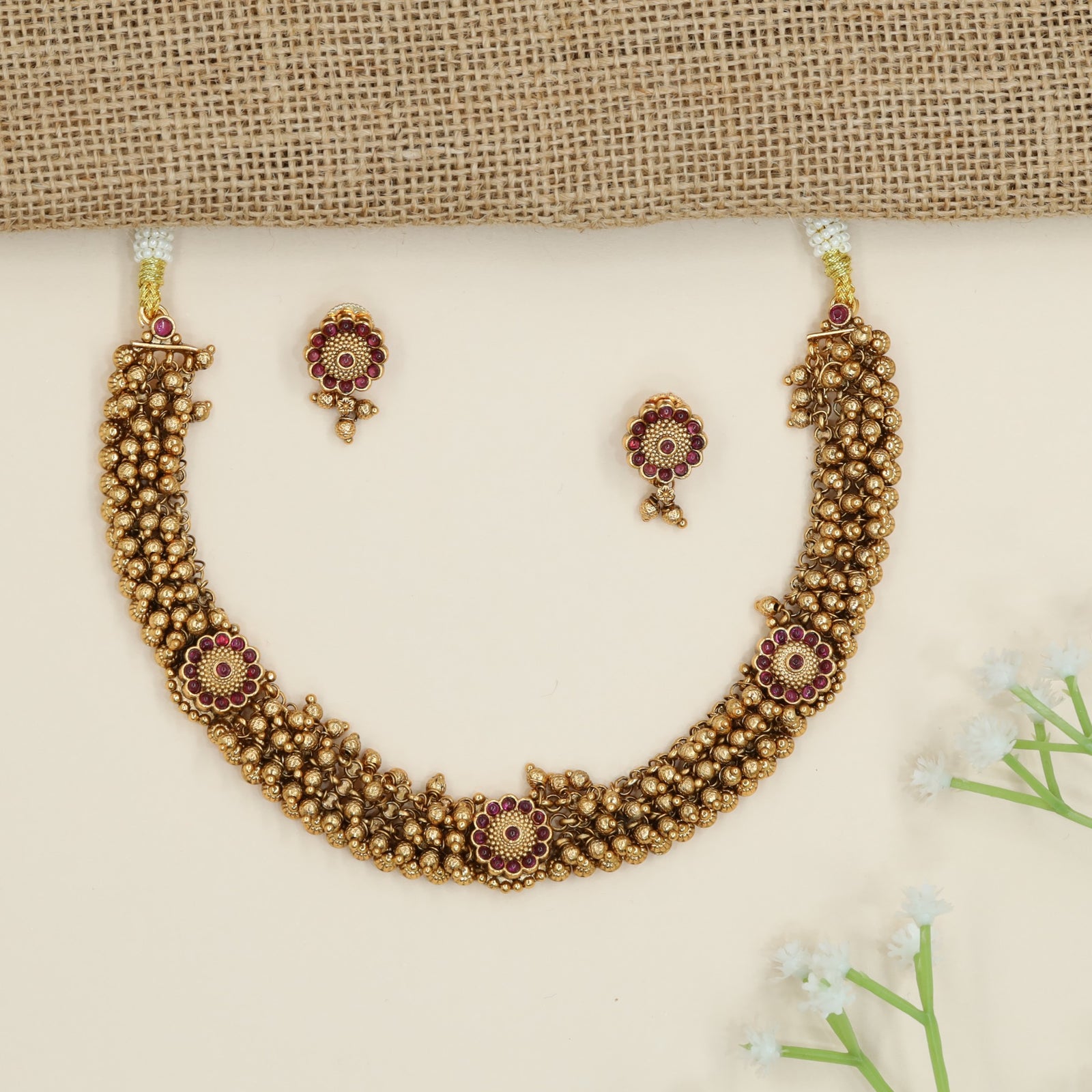 Granule Curve Antique Necklace with Decorative Bead Weaving