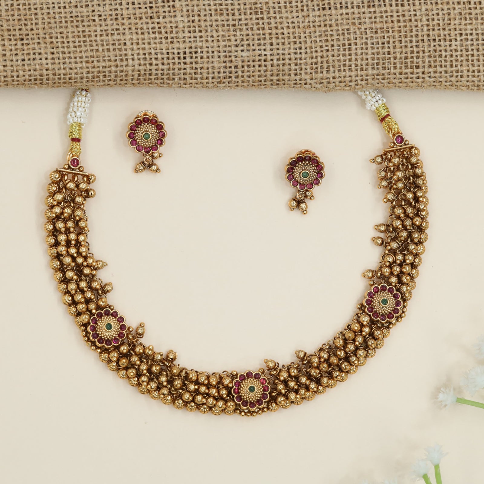 Granule Curve Antique Necklace with Decorative Bead Weaving