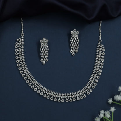 Flair Vine Necklace with Repeating Teardrop Sections