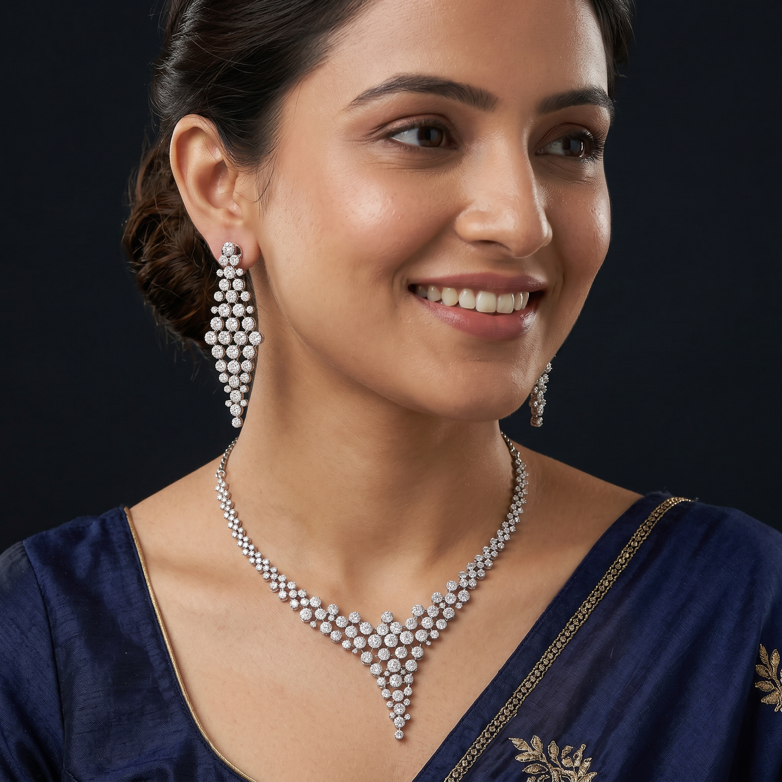 Flare Cluster Necklace with Decorative Tapered Finish