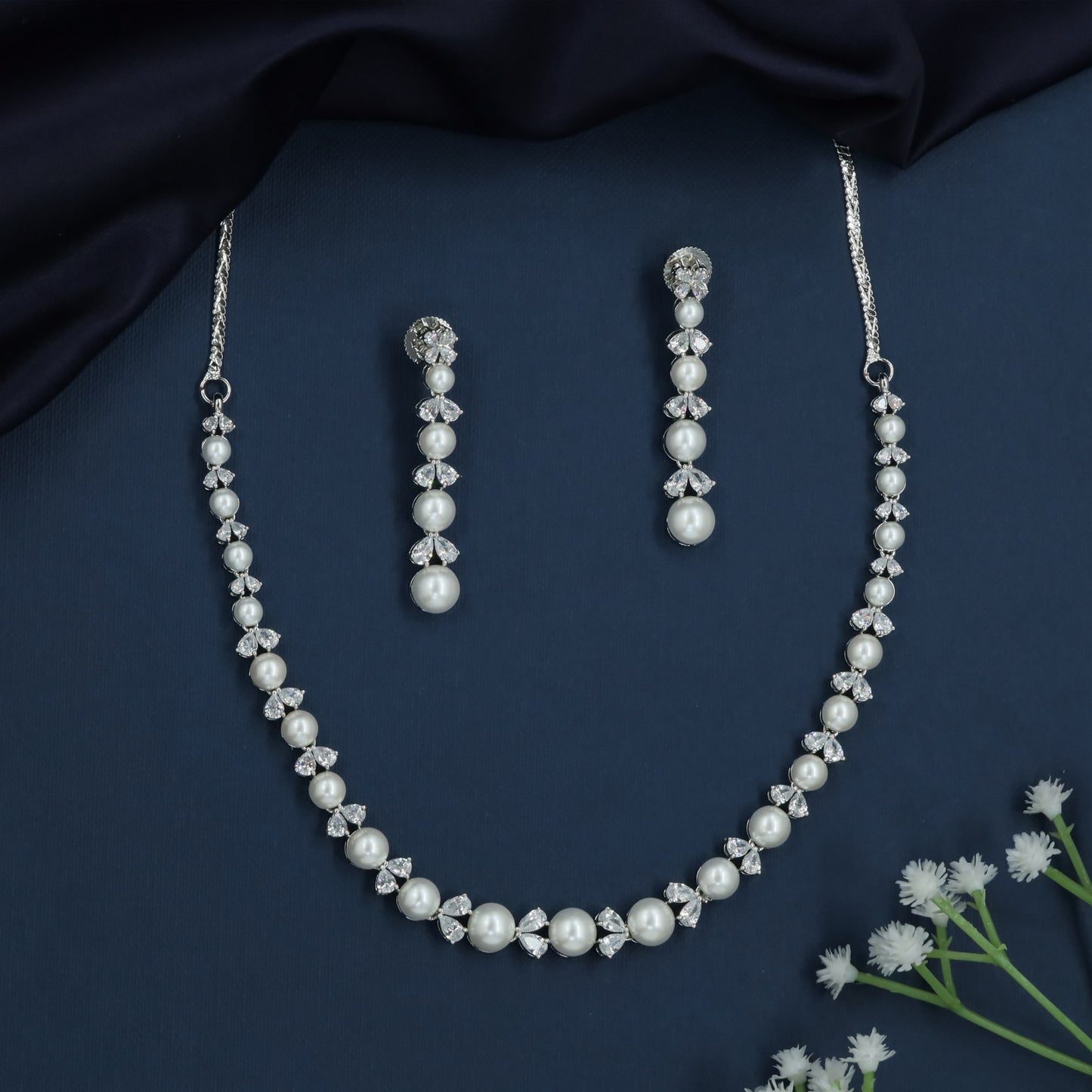 Drape Pearl Necklace with Symmetrical Bead Pattern