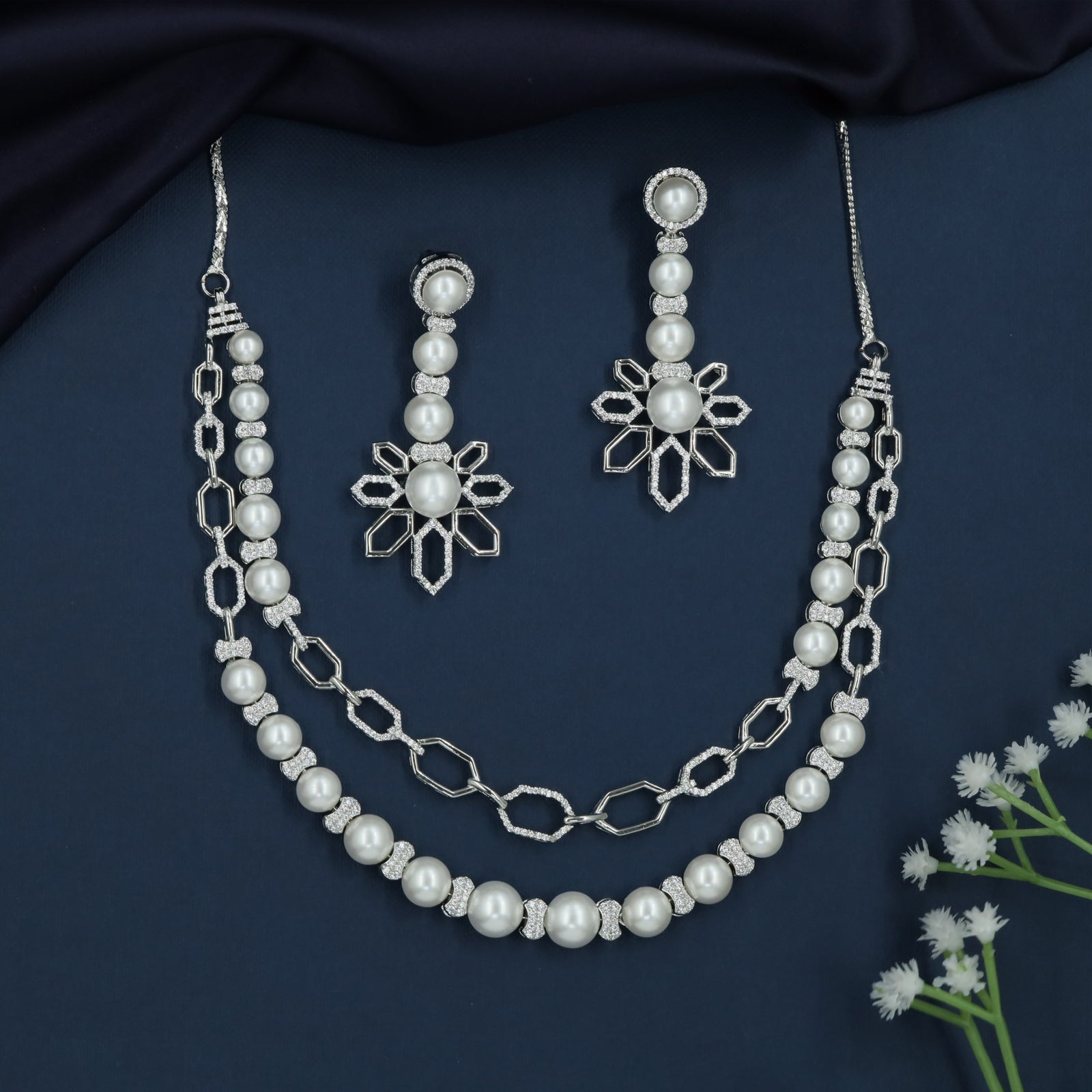 Moonlink Pearl Necklace with Geometric Openwork Design