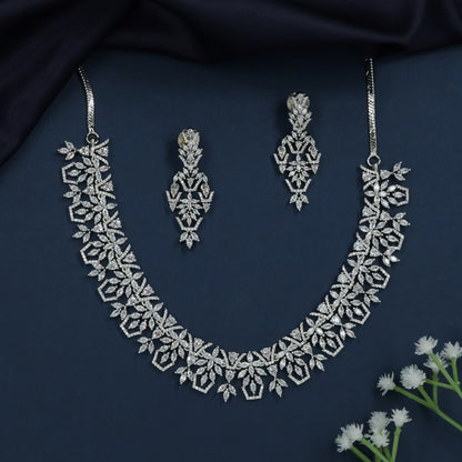Floret Geometry Necklace with Structured Bloom Pattern