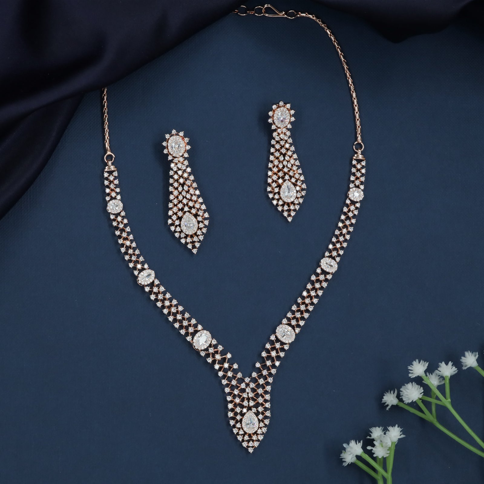 Royal Mesh Drop Necklace with Tapered Center Pendant