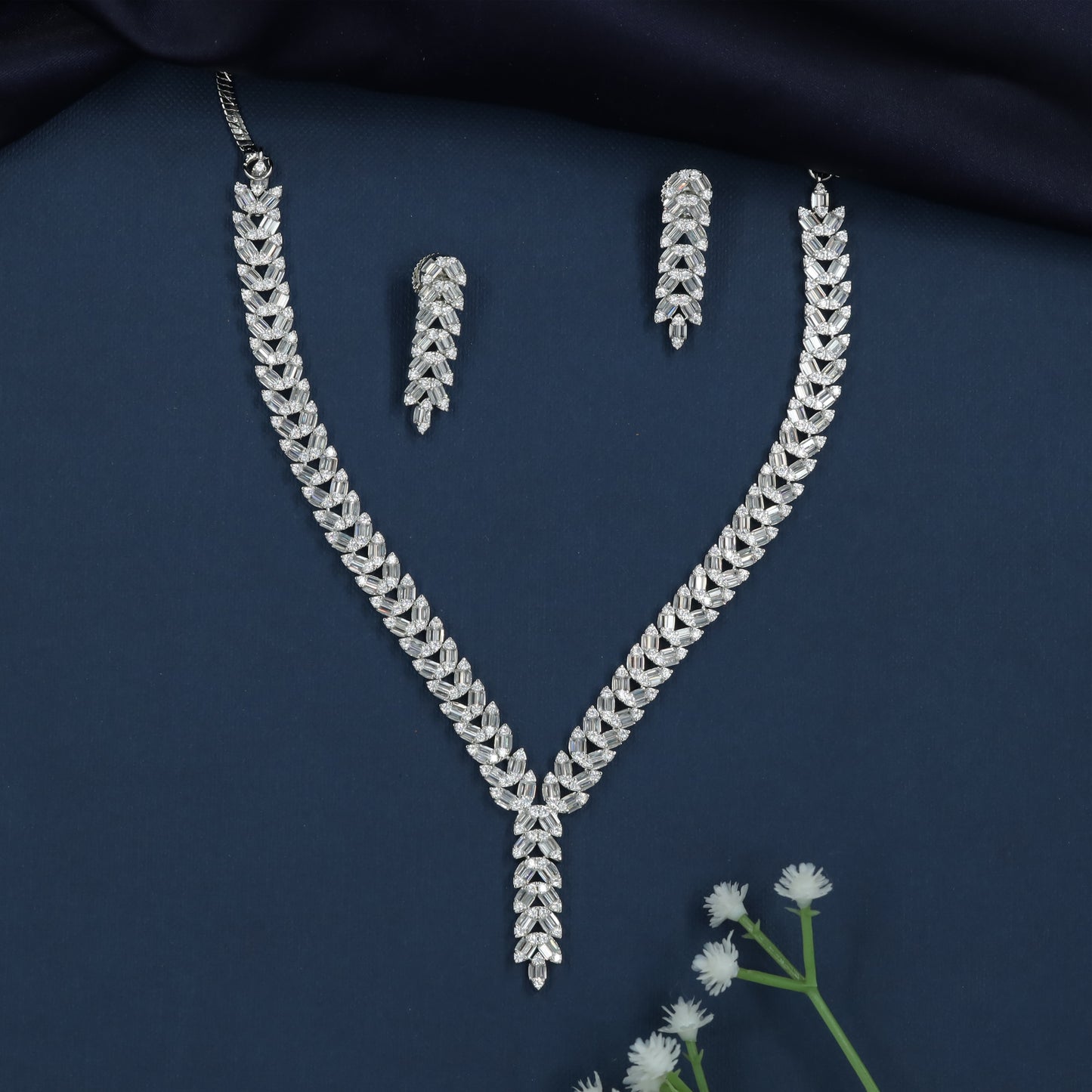 Looped Chevron Necklace with Repeating Leaf Arrangement