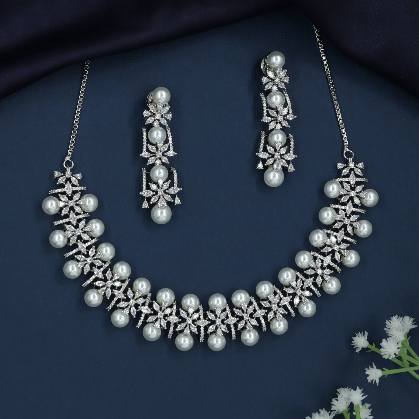 Scalloped Garland Necklace with Hanging Pearl Formation
