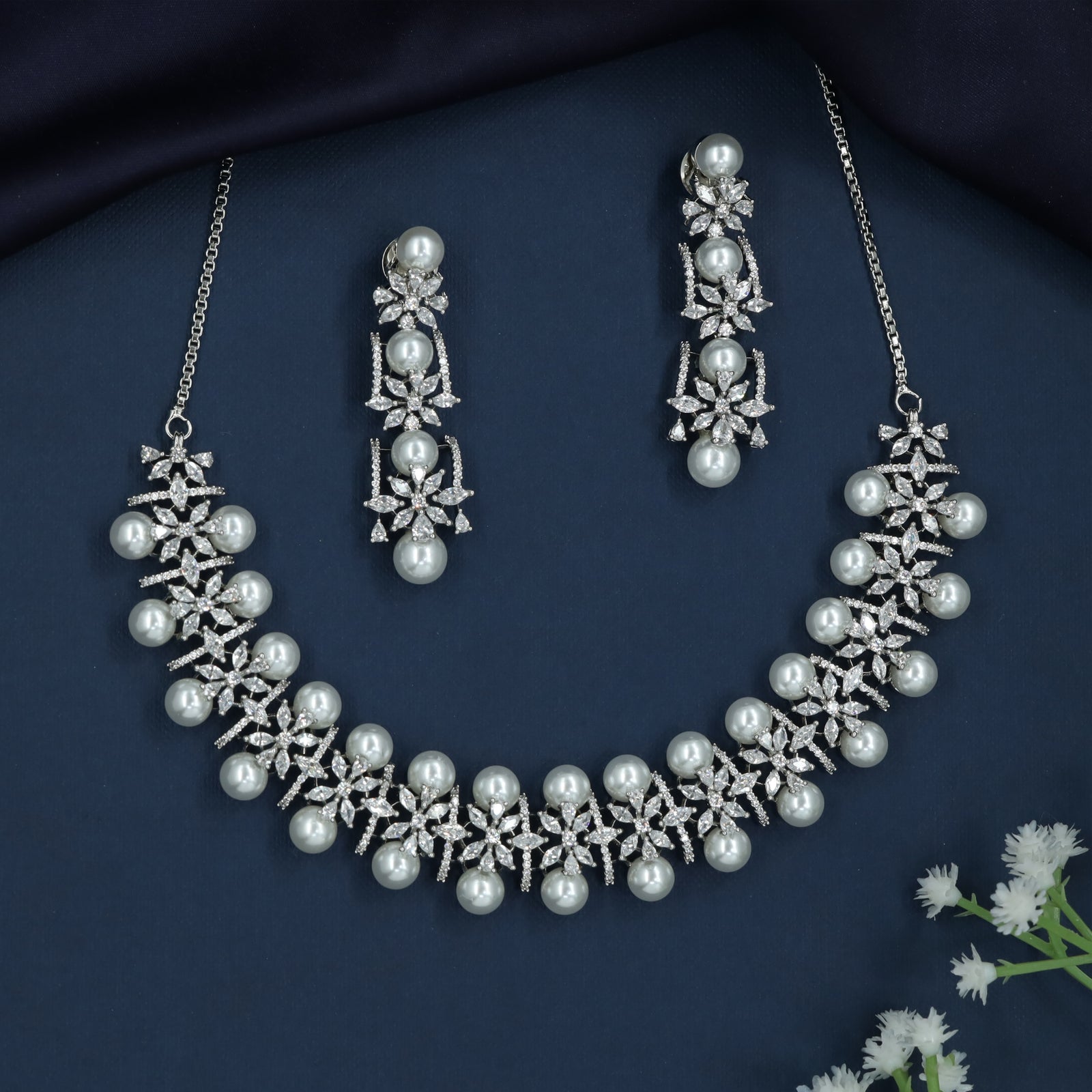 Scalloped Garland Necklace with Hanging Pearl Formation