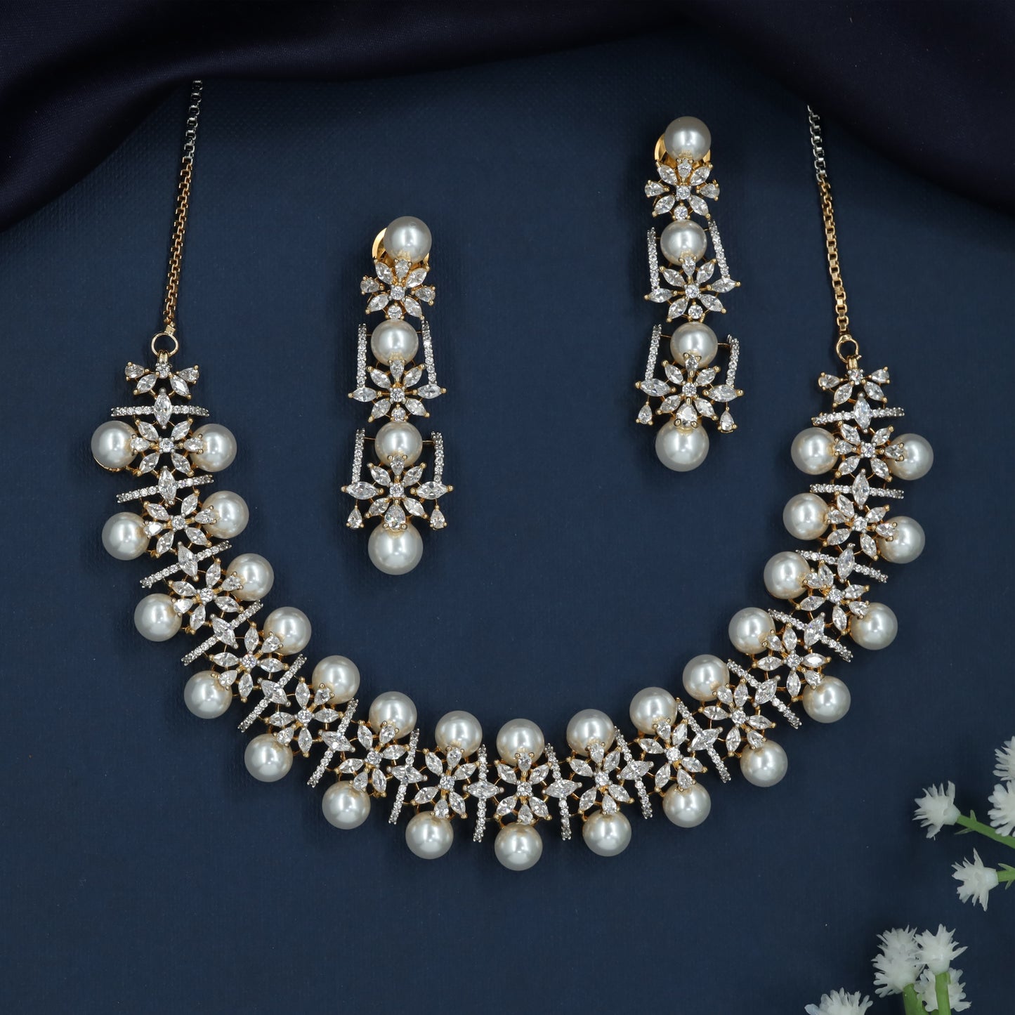 Scalloped Garland Necklace with Hanging Pearl Formation