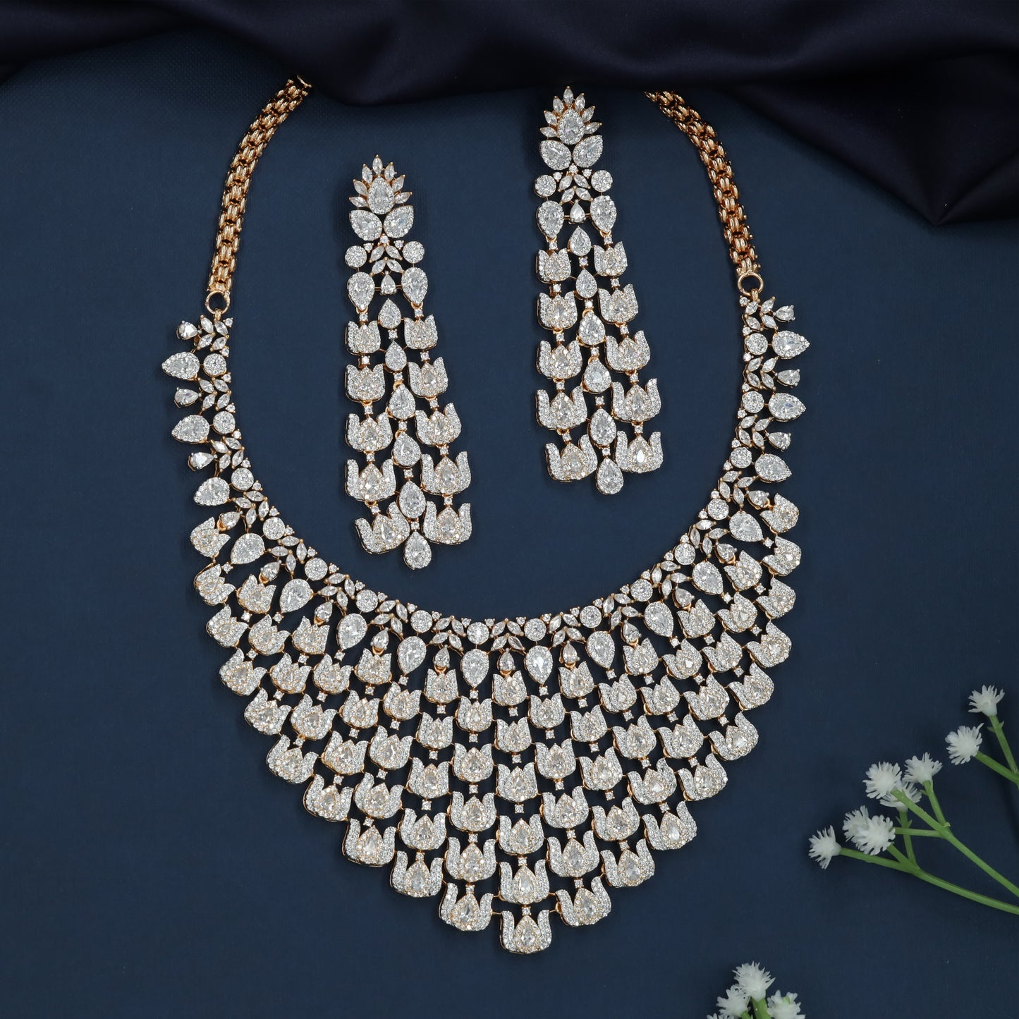 Twisted Garland GJ Necklace with Decorative Hanging Borders