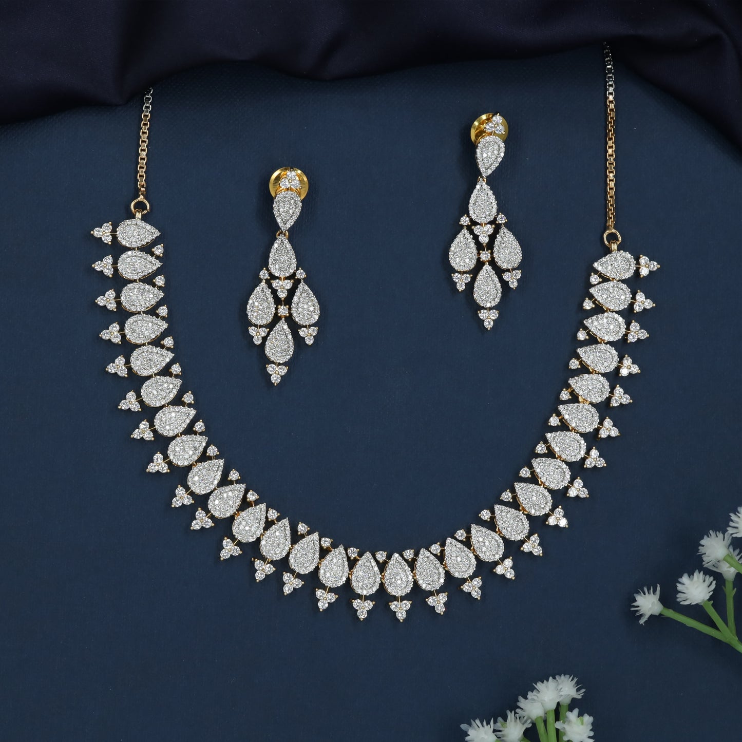 Petal Border Collar GJ Necklace with Symmetrical Drop Layout
