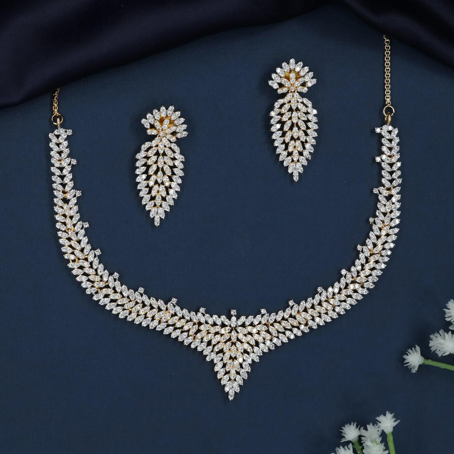 Radiating Leaf Garland GJ Necklace with Grand Centre Drop Styling
