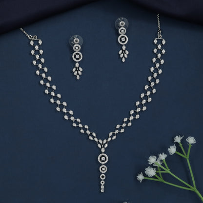 Graceful Chain Flow Necklace with Layered Circular Pendant Styling