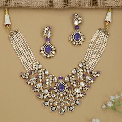 Decorative Peacock Curve Kundan Necklace with Centre Pendant Layout