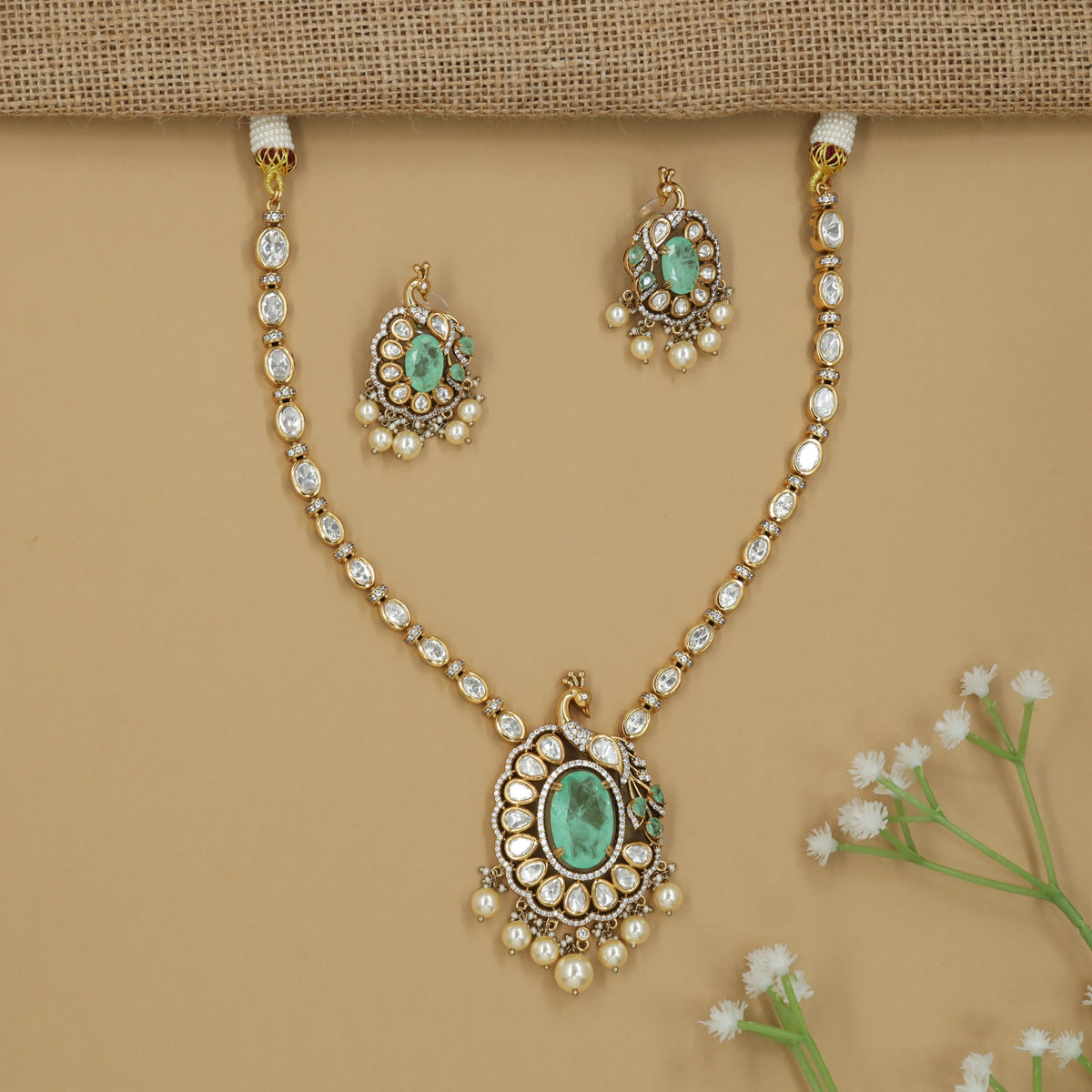 Grand Oval Border Necklace with Decorative Centre Formation