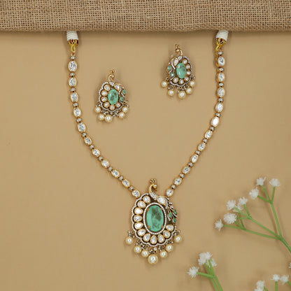Grand Oval Border Necklace with Decorative Centre Formation