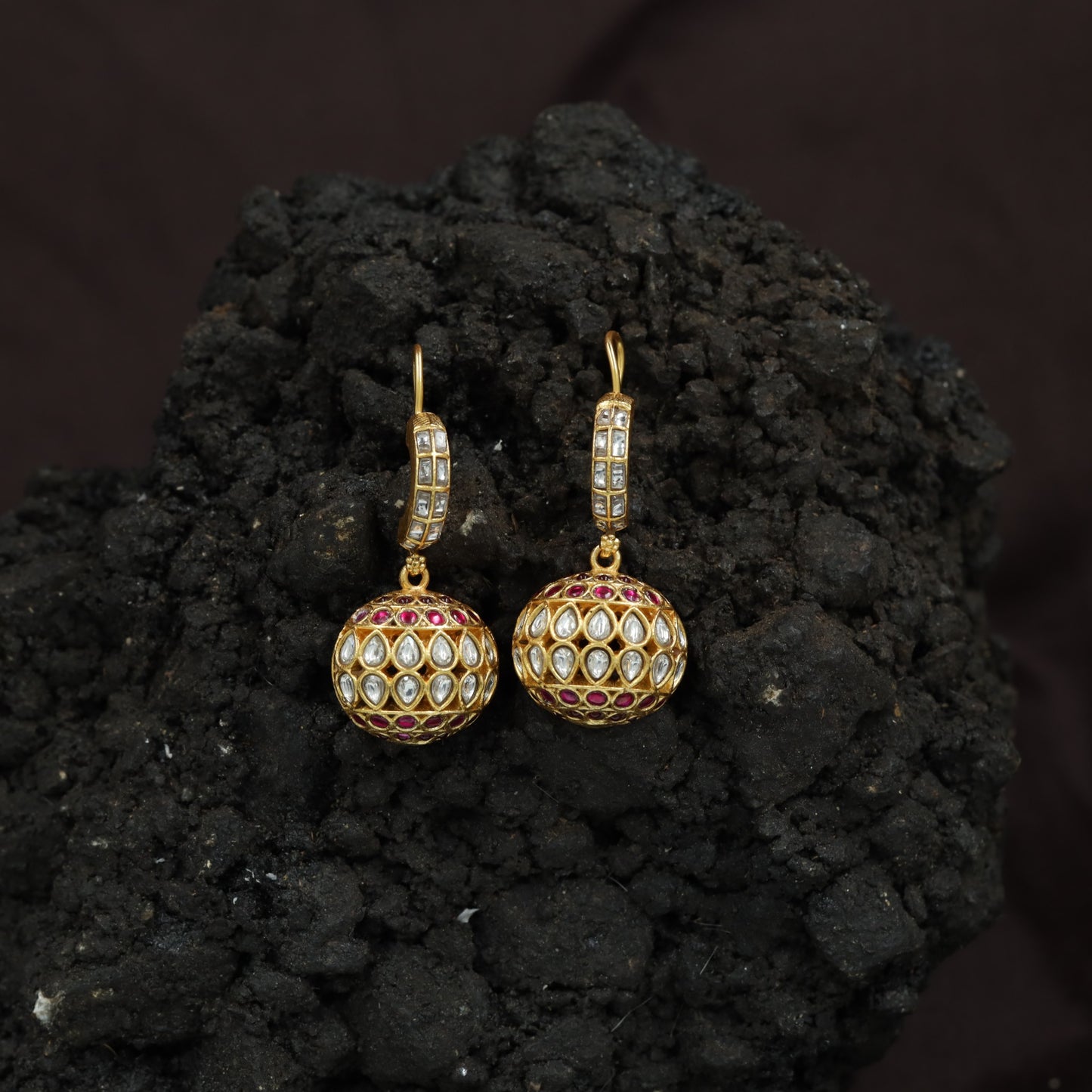 Classic Dome Jadau Hanging with Oval Stone Layout
