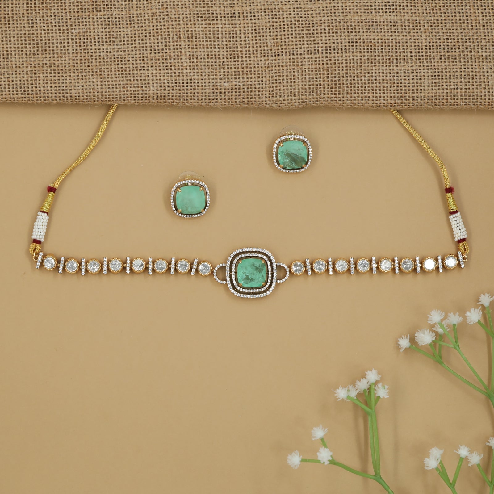 Heritage Border Kundan Choker with Decorative Centre Placement