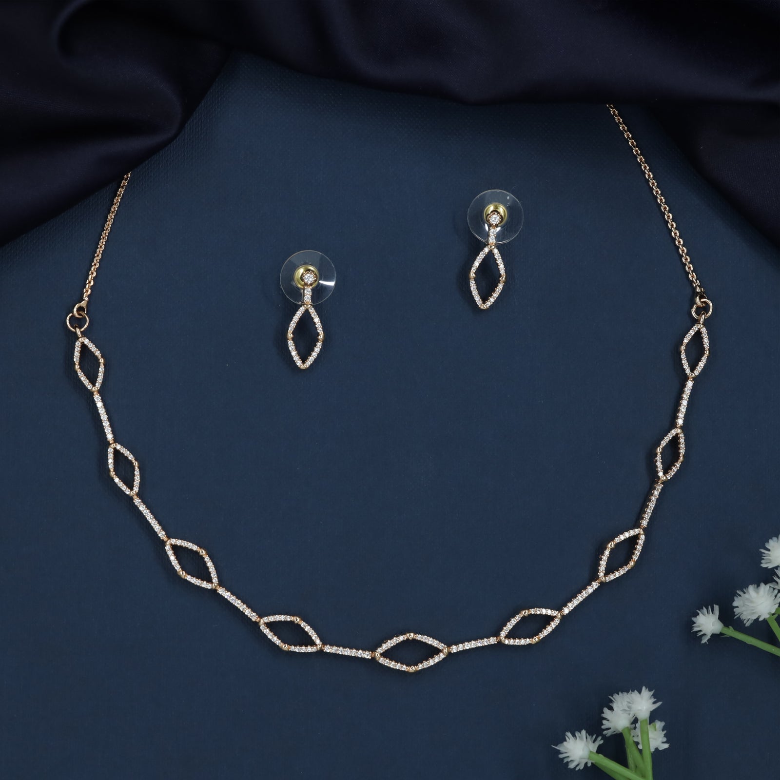 Graceful Linear Necklace with Open Leaf Formation