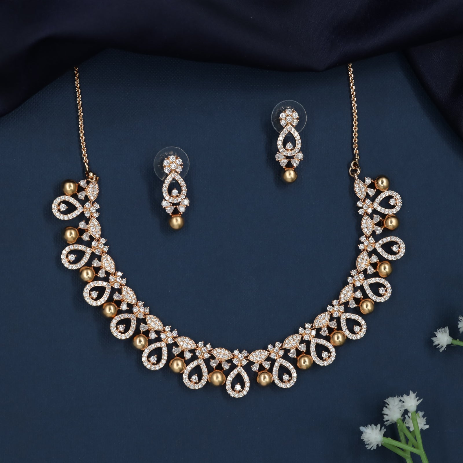 Vintage Teardrop Necklace with Structured Border Alignment