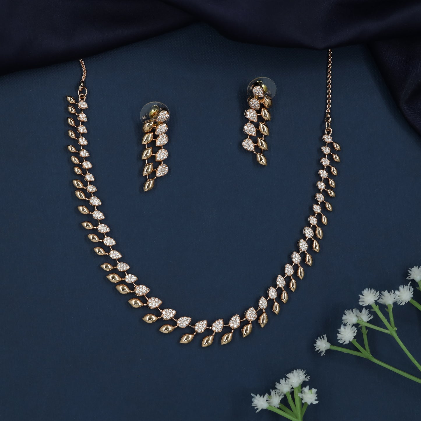 Royal Leaf Necklace with Structured Double Chain Work