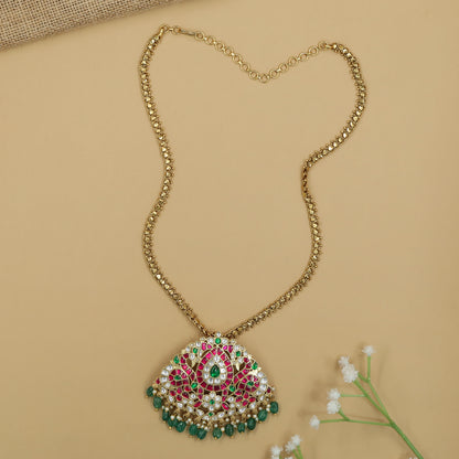 Jadau Chain with Pendant featuring Structured Stone Border Work