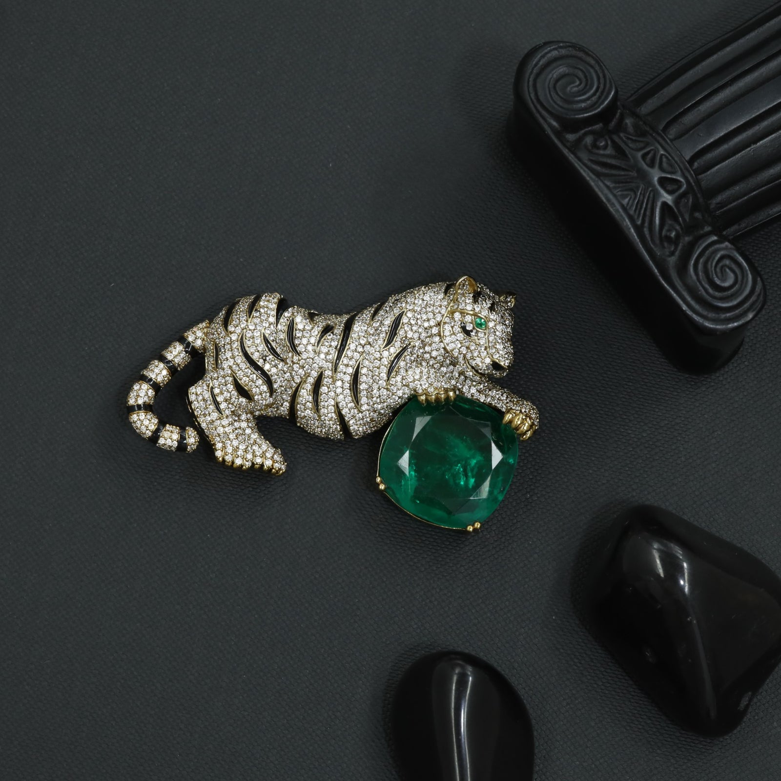 Luxury Tiger Brooch with Textured Body Craftsmanship
