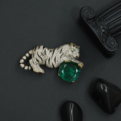 Luxury Tiger Brooch with Textured Body Craftsmanship