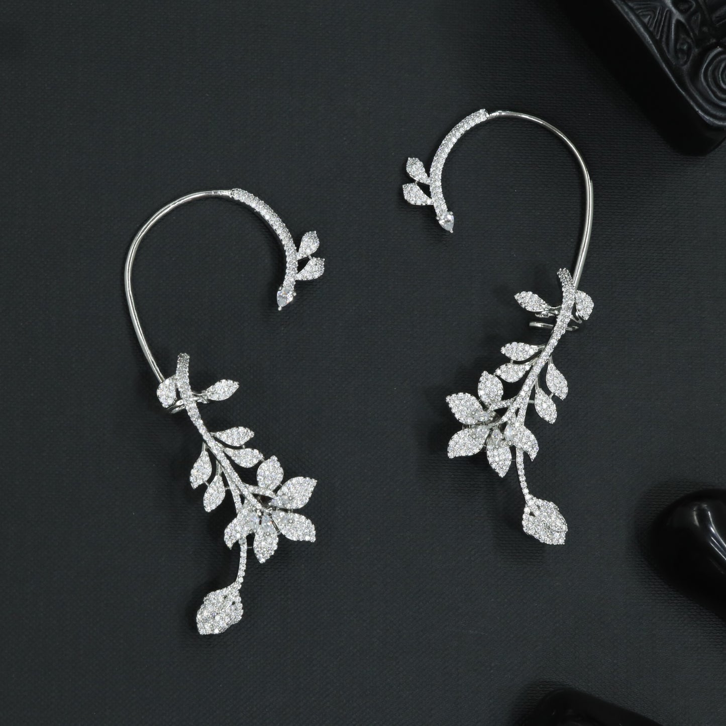 Floret Sweep Earcuff with Tapered Hanging Frame