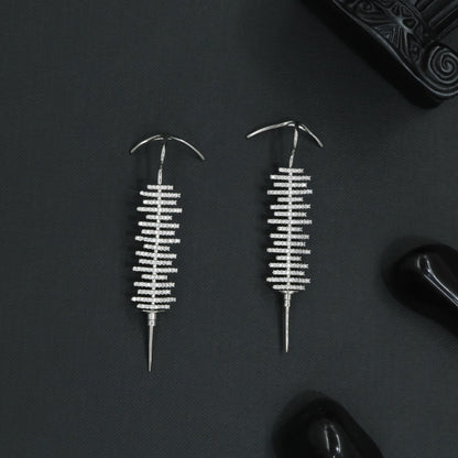 Contour Spine Earcuff with Linear Bar Detailing
