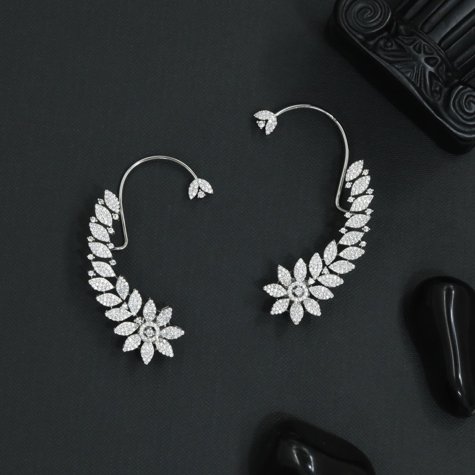 Decorative Garland Earcuff with Sculpted Botanical Layout