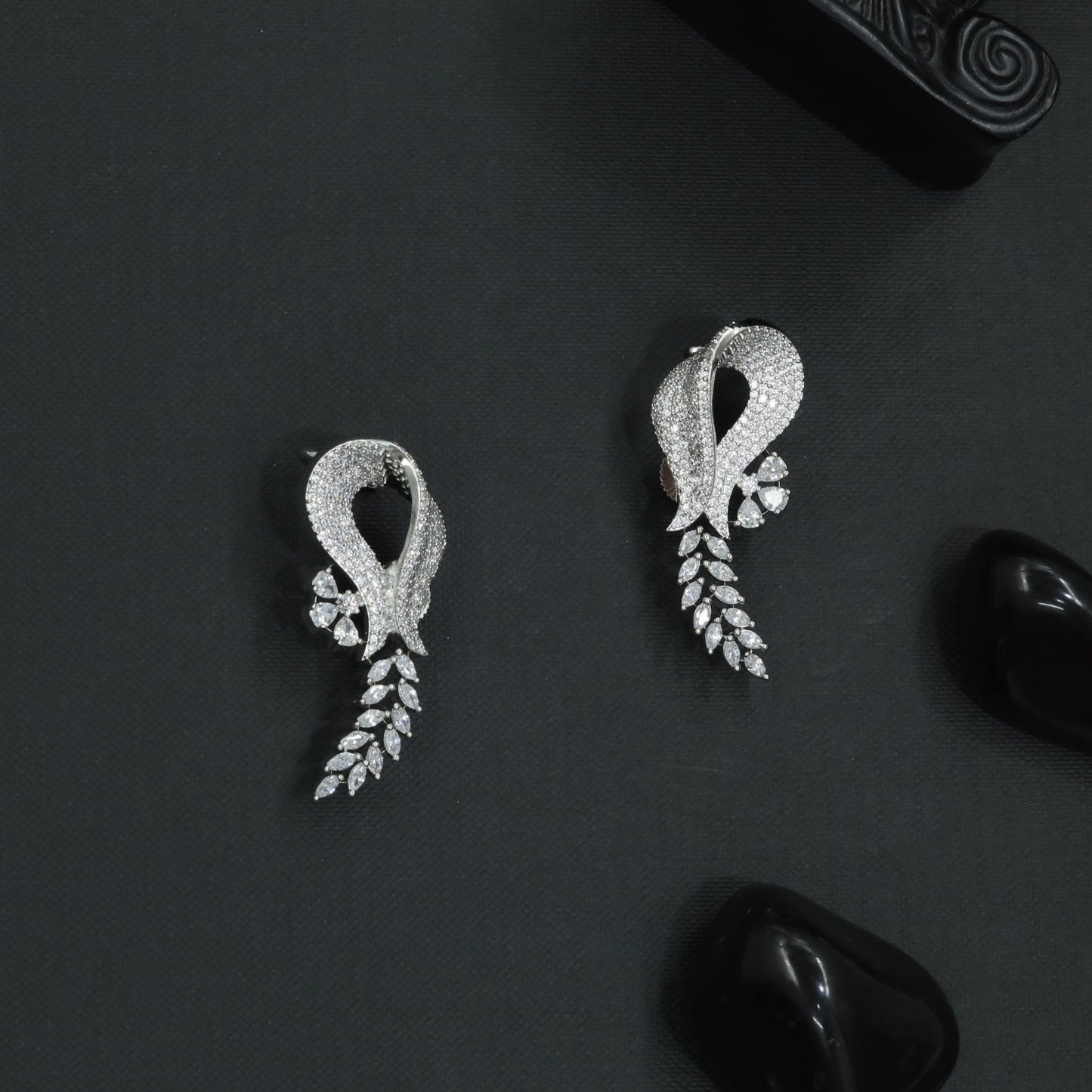 Nectar Ribbon Earcuff with Curved Botanical Styling