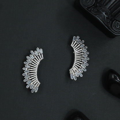 Glide Fan Earcuff with Sculpted Linear Arrangement