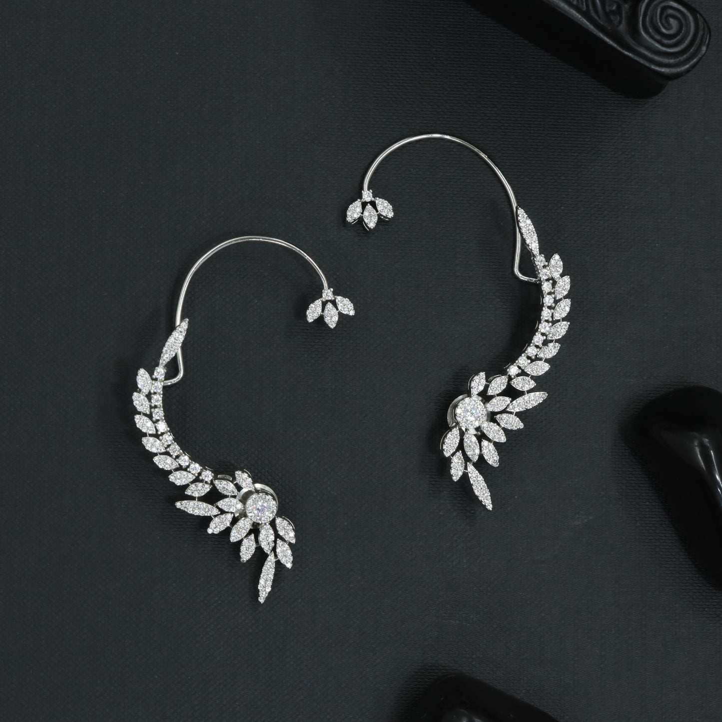 Noble Garland Earcuff with Tapered Vine Formation